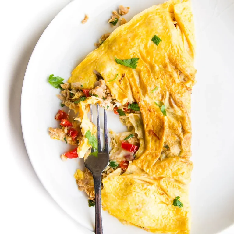 Omelette con espinaca y champiñones